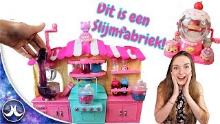 SLIJMFABRIEK testen NUM NOMS Silly Shakes Maker amp Glitter Playset JadeTest [upl. by Ahsienahs]