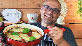 PARMIGIANA DI MELANZANE FURBA SENZA FRIGGERE E SENZA FORNO non chiamatela parmigiana di melanzane [upl. by Janela769]