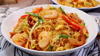 Can Singaporean Cook D’ Best Singapore Noodles 星洲炒米 Hong Kong Cantonese Beehoon • Vermicelli Recipe [upl. by Minoru343]