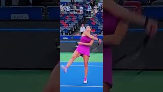 Aryna Sabalenka y el lanzabolas QFs Wuhan Open 2024 [upl. by Vance691]