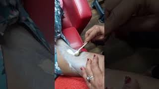 underarm hair removal waxing videounderarm wax at salon underarmour wax underarm hair removal [upl. by Dino]