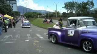 Desfile de Autos Clasicos y Antiguos Medellín Colombia HD [upl. by Dunkin]