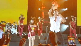 quotMadre tierraquot Chayanne en DirecTV Arena 2016 [upl. by Seftton]