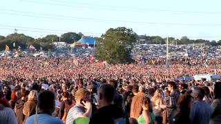 Crowd in Pyramid field whilst Elbow are on stage  Glastonbury Festival 2011 [upl. by Ahsekal163]