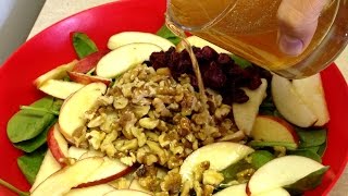 Ensalada de Espinacas Manzana Y Nuez Acompañada con un Aderezo Delicioso [upl. by Kano768]