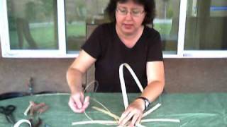 Basket Weaving Video 13Beginning the Berry BasketTwining the Base of a round basket [upl. by Tsan570]