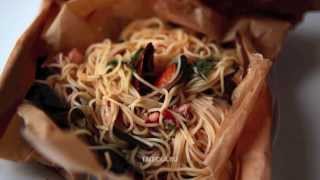 Спагетти с морепродуктами в пергаменте Spaghetti ai frutti di mare al cartoccio [upl. by Frierson]