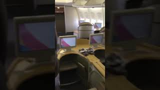 아시아나 퍼스트 클래스 탑승 B747 Asiana airline first class  Taipei to Seoul 韩亚航空头等舱 [upl. by Nwahsyt]