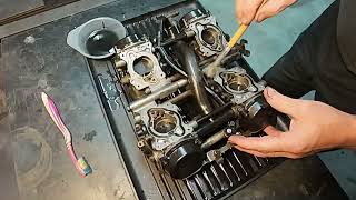 Episode 6 VFR750F RC362 Carbs outside Clean [upl. by Eseela]