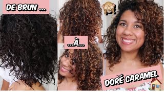 Je TEST de DECOLORER mes cheveux BOUCLÉS à la MAISON 😱🏠  De BRUNE à des MÈCHES DORÉES CARAMEL 🙈 [upl. by Lrad]