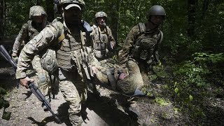 Guerra in Ucraina Kiev mette pressione in Crimea Mosca attacca le infrastrutture [upl. by Aicssej400]