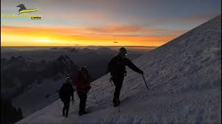 Che spettacolo Lalba in vetta al Monte Bianco [upl. by Charita]