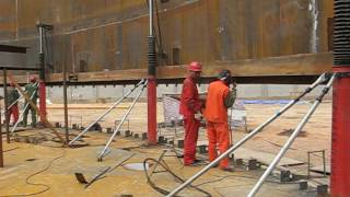 hydraulic jacks for tank construction [upl. by Hepzi260]