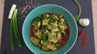 Chinesisch kochen für Anfänger Folge 2 chinesischer Gurkensalat mit Knoblauch 拍黄瓜 [upl. by Nylkcaj]