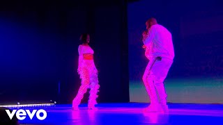 Rihanna  Work  Live at The BRIT Awards 2016 ft Drake [upl. by Lohse]