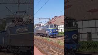 ET22845 z węglarkami przejeżdża przez stację Poznań Starołęka [upl. by Marteena]