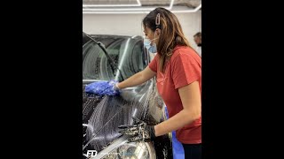 TUTO COURT Faire un lavage de voiture technique des deux seaux [upl. by Eaves973]