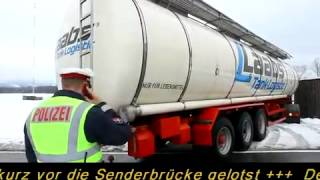 Lauterach Hängengebliebender LKW auf der Senderstraße [upl. by Gadmon]