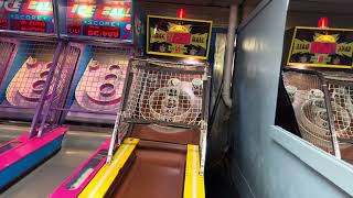 Skee ball inc 1989 skeeball Classic arcade at fun world [upl. by Kery342]