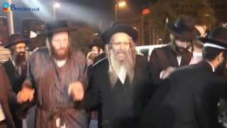 La Gran Fogata de Lag BaOmer en Jerusalén  Rabino Shalom Arush y Rab Yonatán D Galed [upl. by Zitvaa297]