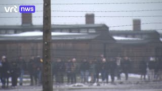 Scholen bezoeken concentratiekamp Auschwitz quotJe voelt hier de pijn de leegtequot [upl. by Nohsreg]