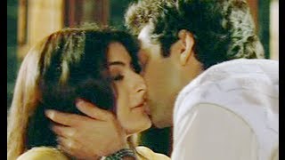 Abhay Deol and Soha Ali Khan Kissing Scene  Ahista Ahista  Innocent Kiss  Hindi Movie [upl. by Dnomso]