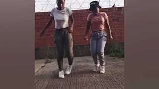 Busiswa ft KaMo Mphelaxxx Sbwl dance moves [upl. by Ativet]