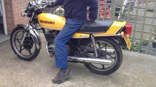 Suzuki GT200 X5 running before renovation [upl. by Arek]