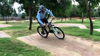 How to ride pumptrack  mountain biking skills [upl. by Anait]