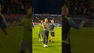 Artur Jorge Mostrando O Escudo Pra Torcida Do Bragantino Após Ser Provocado botafogo bragantino [upl. by Elsi]