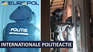 Politie Landelijke Eenheid  Internationale Politieactie  45 verdachten aangehouden  Europol [upl. by Allenaj]