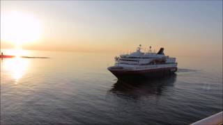 MS Finnmarken VS MS Nordkapp and MS Polarlys horn [upl. by Deloris164]