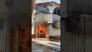 😱🔥 Se incendia biblioteca de la Universidad del Mar UMAR en PuertoEscondido Oaxaca [upl. by Amalita5]