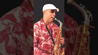 Os sonhos de Deus preto no branco shorts Diego marinho sax cover [upl. by Vivianna]