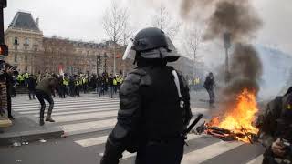 Acte 12 Gilets Jaunes  Affrontements entre CRS et quotcasseursquot  Paris 02022019 [upl. by Ahsiekal314]