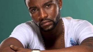 Fally Ipupa  Une minute Fr [upl. by Andryc]