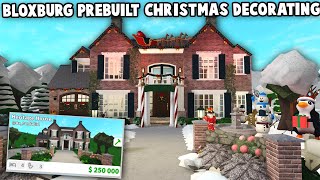 DECORATING A BLOXBURG PREBUILT HOUSE FOR CHRISTMAS i discovered something new [upl. by Roleat]