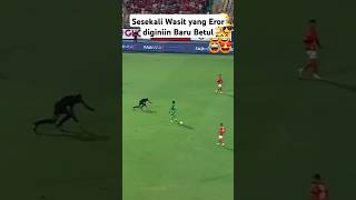 Wasit Bahrain diginiin baru betulHahaha football sepakbola soccerplayer [upl. by Ynnaj]