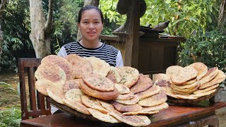 How To Turkish Bread Goes to market sell  Feed Pigeons amp Chickens  Ly Thi Ca [upl. by Ennail]