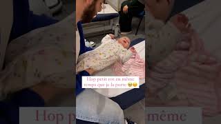 Séance d’ostéopathie pour ce beau bébé de 2 mois qui est venue avec une tenue trop mignonne [upl. by Yttam561]