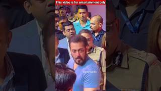 सलमान खान ने गरीब बच्चों को दिया 10 लख रुपए  Salman Khan shortvideo salmankhan [upl. by Eelnyl]