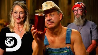 Moonshine Couple Make SENSATIONAL Apple Brandy Moonshine  Moonshiners Master Distiller [upl. by Let963]