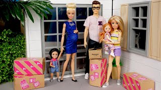 Barbie Doll Family Moving Day Story New Dollhouse [upl. by Pastelki227]