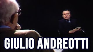 GIULIO ANDREOTTI intervistato da Enzo Biagi [upl. by Airreis]