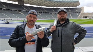 Wir essen Döner Kebab im Berliner Olymiastadion HA HO HE HERTHA BSC [upl. by Annatnas]