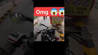 bike hit the police😲😲 automobile foryou mistakes india pakistanislamabad lahore karachi [upl. by Nnawaj5]