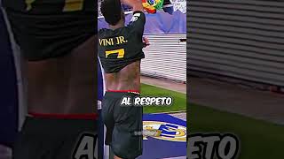 ¿Por qué los FUTBOLISTAS nunca pisan los ESCUDOS [upl. by Annaehr]