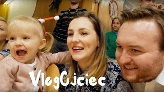 Święty Mikołaj rozdaje prezenty dzieciom 🎄 VLOG 1 vlogmas [upl. by Nehgam]