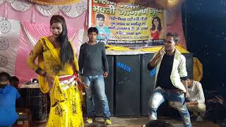 Pandey Ji Ka Beta Hoon Chumma Chipak Ke Leta Hoon superhit dance [upl. by Aryan]