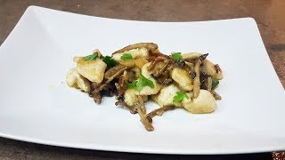 STRACCETTI DI PETTO DI POLLO CON I FUNGHI PIOPPINI  FoodVlogger [upl. by Tobi]